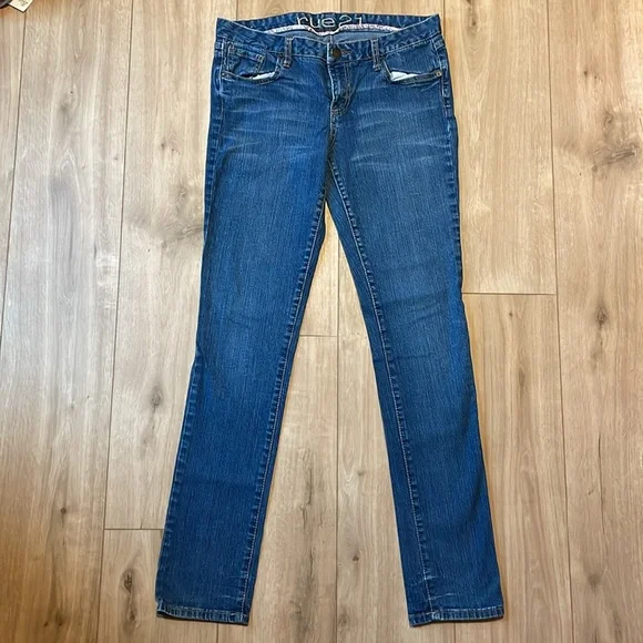 🌟3x Host Pick🌟Women’s Rue 21 Jeans - Picture 2 of 4
